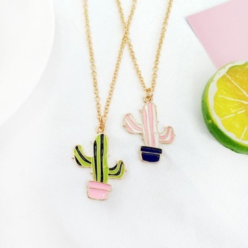 3/$30 💛 Cactus Charm Necklace